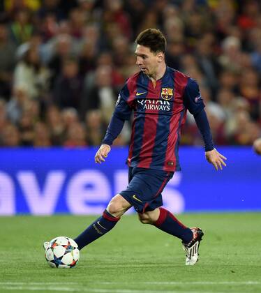 FUSSBALL CHAMPIONS LEAGUE SAISON 2014 2015 HALBFINALE HINSPIEL FC Barcelona Barca - FC Bayern Muenchen 06.05.2015 Lionel Messi (Barca) am Ball 