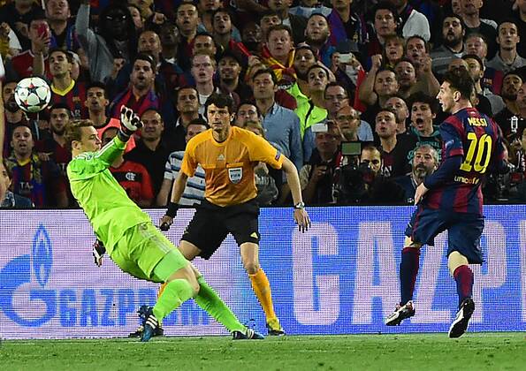 06.05.2015, xjhx, Fussball Champions League, FC Barcelona Barca - FC Bayern Muenchen, v.l. Manuel Neuer (FC Bayern Muenchen), Lionel Messi (FC Barcelona) tor2:0
