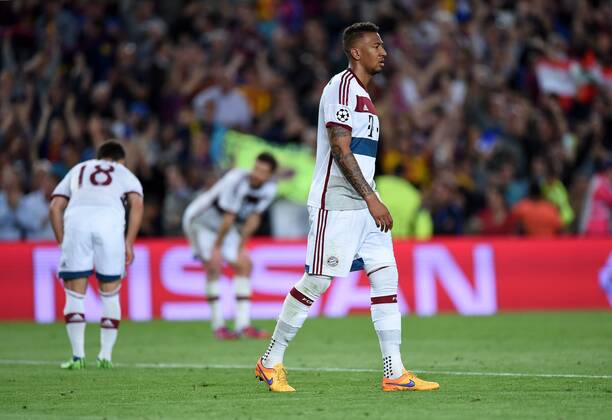 FUSSBALL CHAMPIONS LEAGUE SAISON 2014 2015 HALBFINALE HINSPIEL FC Barcelona Barca - FC Bayern Muenchen 06.05.2015 Jerome Boateng (re, beide FC Bayern Muenchen) ist nach dem 1:0 enttaeuscht 