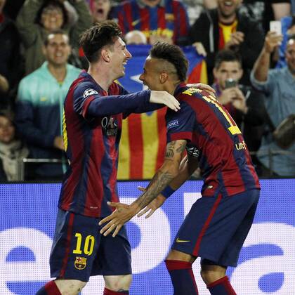Lionel Messi FC Barcelona Barca 10) und Neymar (FC Barcelona 11) beim Torjubel nach dem Treffer zum 2:0 FC Barcelona vs FC Bayern Muenchen, Fussball, Champions League, Halbfinale, 06.05.2015, Foto: Schueler Eibner EP_JSE