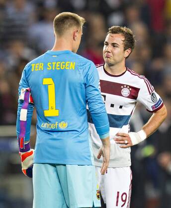 Barcelona, 06.05.2015, Camp Nou Torwart Marc-Andre ter Stegen (Barca), Mario Götze (FCB) FC Barcelona Barca - FC Bayern München mm