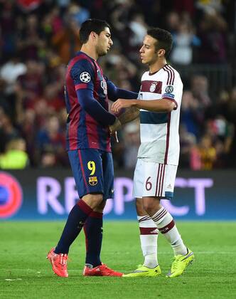 06.05.2015, xjhx, Fussball Champions League, FC Barcelona Barca - FC Bayern Muenchen, v.l. Luis Suarez (FC Barcelona), Thiago Alcantara (FC Bayern Muenchen)