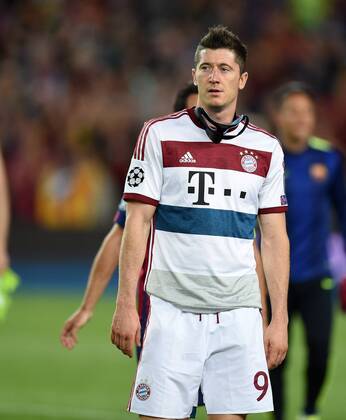FUSSBALL CHAMPIONS LEAGUE SAISON 2014 2015 HALBFINALE HINSPIEL FC Barcelona Barca - FC Bayern Muenchen 06.05.2015 Robert Lewandowski (FC Bayern Muenchen) nach dem Abpfiff enttaeuscht 