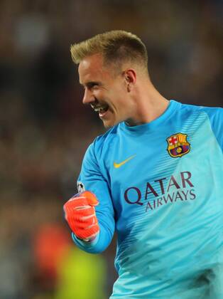 Marc-Andre TER STEGEN, Barca 1 bei Lionel MESSI, Barca 10 Torjubel, Jubel nach dem Tor zum 2-0 FC Barcelona Barca - FC BAYERN MUENCHEN , Fussball UEFA Champions League, Halbfinale Hinspiel, Muenchen, 06.05.2015 CL Saison 2014 2015, FCB, Muenchen
