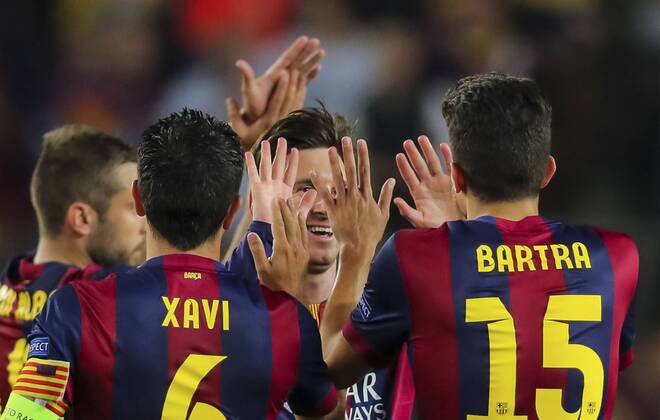 Lionel MESSI, Barca 10 Jubel mit XAVI HERNANDEZ, Barca 6 Marc BARTRA, Barca 15 FC Barcelona Barca - FC BAYERN MUENCHEN 3-0 , Fussball UEFA Champions League, Halbfinale Hinspiel, Muenchen, 06.05.2015 CL Saison 2014 2015, FCB, Muenchen