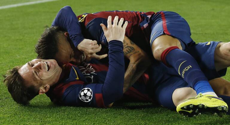 BARCELONA, May 6, 2015 -- Barcelona s Argentine forward Lionel Messi (L) celebrates with his teammate Neymar after scoring during the first round match of semifinal against FC Bayern München at the 2014-2015 UEFA Champions League at Camp Nou Stadium in Barcelona, Spain, May 6, 2015. Barcelona won 3-0. ) (SP)SPAIN-BARCELONA-SOCCER-UEFA CHAMPIONS LEAGUE-SEMIFINAL-FCB VS FC FC Bayern München PauxBarrena 