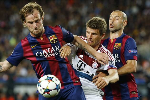 BARCELONA, May 6, 2015 -- Barcelona s Croatian midfielder Ivan Rakitic (L) and Argentine defender Javier Mascherano (R) vie with FC FC Bayern München s German forward Thomas Muller during their first round match of semifinal at the 2014-2015 UEFA Champions League at Camp Nou Stadium in Barcelona, Spain, May 6, 2015. Barcelona won 3-0. ) (SP)SPAIN-BARCELONA-SOCCER-UEFA CHAMPIONS LEAGUE-SEMIFINAL-FCB VS FC FC Bayern München PauxBarrena 