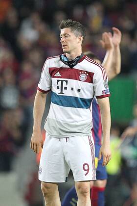 enttaeuschung bei Robert Lewandowski 9 (FC Bayern Muenchen) , FC Barcelona Barca vs. FC Bayern Muenchen, Fussball, Champions League, 06.05.2015 , EP_CKT