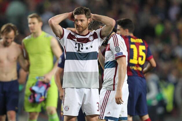 enttaeuschung bei Xabi Alonso 3 (FC Bayern Muenchen), FC Barcelona Barca vs. FC Bayern Muenchen, Fussball, Champions League, 06.05.2015 , EP_CKT
