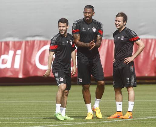 FC Bayern Münich training session before the second leg of the Semifinal Champions League match played against Barcelona. In this picture, Juan Bernat, Jerome Boateng and Mario Götze. xFRANCESCxADELANTADOx 