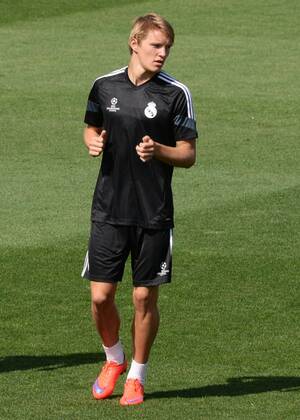 Aktuell Fußball, Champions League, Training FC Real Madrid ESPANA, MADRID 12 APR: Martin Ödegaard training in Ciudad Deportiva Real Madrid (Valdebebas), for the next match Champions League 2014 15 Real Madrid VS Juventus in Stadium Santiago Bernabeu (Madrid). 12th of April 2015 (Madrid). (Isa Saiz Cordon Press). 