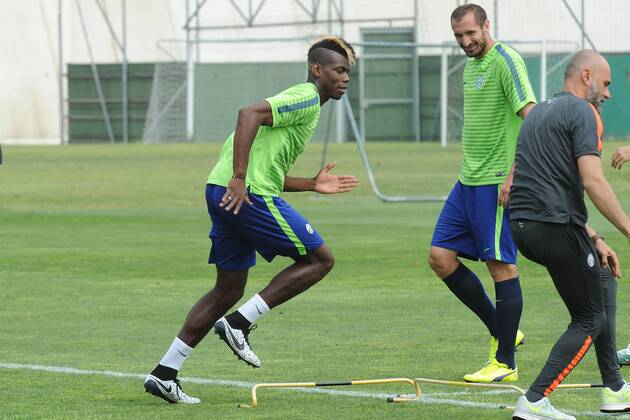 IPP20150512 Football - soccer: UEFA Champions League, Juventus Turin, paul pogba con ostacoli bassi xHOCHxZWEIx xItalyxPhotoxPressx 