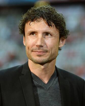 12.05.2015, xjhx, Fussball UEFA Champions League, FC Bayern Muenchen - FC Barcelona Barca v.l. Mark van Bommel