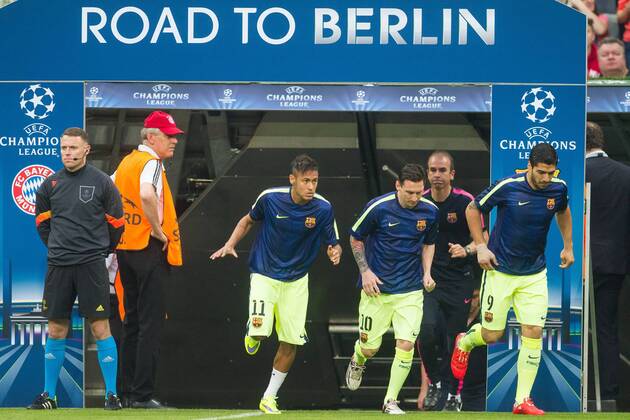 GER, UEFA CL Halbfinale, FC Bayern Muenchen vs. FC Barcelona Barca 12.05.2015, Allianz Arena, Muenchen, GER, UEFA CL Halbfinale, FC Bayern Muenchen vs. FC Barcelona, im Bild auf dem weg nach Berlin Neymar (Barcelona 11) Lionel Messi (Barcelona 10) Luis Suarez (Barcelona 9) nphxStraubmeier