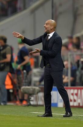 12.05.2015, Fussball Championsleague 2014 2015, Halbfinale Rückspiel, FC Bayern München - FC Barcelona Barca in der Allianz-Arena München. Trainer Pep Guardiola (Bayern München) in Rage. 