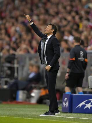 12.05.2015, Fussball Championsleague 2014 2015, Halbfinale Rückspiel, FC Bayern München - FC Barcelona Barca in der Allianz-Arena München. Trainer Luis Enrique (Barcelona) in Rage. 