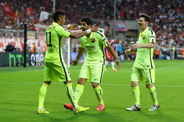 Fußball Champions League Halbfinale Bayern München - FC Barcelona Barca am 12.05.2015 in der Allianz Arena in München Torjubel zum 1:2 durch Neymar ( Barcelona ), links - Luis Suarez ( Barcelona ), mitte - Lionel Messi ( Barcelona ), rechts