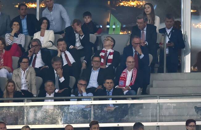 12.05.2015, Fussball, Saison 2014 15, Champions League, 2014 15, Halbfinale, FC Bayern München - FC Barcelona - Enttäuschung auf der Ehrentribüne, FCB Präsident Karl Hopfner, Vorstandsvorsitzender Karl-Heinz Rummenigge (Karl Heinz Rummenigge, Bayern Muenchen), DFB Präsident Wolfgang Niersbach, Jan Christian Dreesen