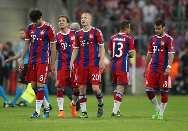 Javier Martinez, Mario Götze, Sebastian Rode, Rafinha, Juan Bernat Einzelbild Freisteller Aktion Fußball Fussball UEFA Championsleague Herren Halbfinale Rückspiel Saison 2014 2015 12.05.2015 FC Bayern München vs. FC Barcelona Barca FCB