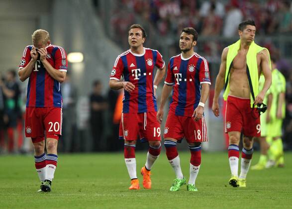 Sebastian Rode, Mario Götze, Juan Bernat, Robert Lewandowski enttäuscht nach Spielende Enttäuschung Fußball Fussball UEFA Championsleague Herren Halbfinale Rückspiel Saison 2014 2015 12.05.2015 FC Bayern München vs. FC Barcelona Barca FCB
