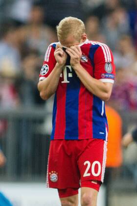 GER, UEFA CL Halbfinale, FC Bayern Muenchen vs. FC Barcelona Barca 12.05.2015, Allianz Arena, Muenchen, GER, UEFA CL Halbfinale, FC Bayern Muenchen vs. FC Barcelona, im Bild Sebastian Rode (FCB 20) entauscht nphxStraubmeier