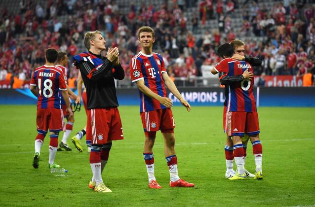 12.05.2015, Fussball, Saison 2014 15, Champions League, 2014 15, Halbfinale, FC Bayern München - FC Barcelona Barca v.li., Bastian Schweinsteiger (Bayern Muenchen), Thomas Mueller, Thomas Müller (Bayern Muenchen), Philipp Lahm (Bayern Muenchen), Thiago Alcantara (Bayern Muenchen)