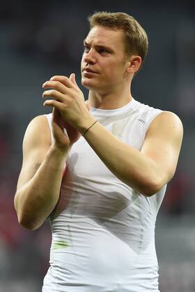 Fußball Champions League Halbfinale Bayern München - FC Barcelona Barca am 12.05.2015 in der Allianz Arena in München Manuel Neuer ( München )