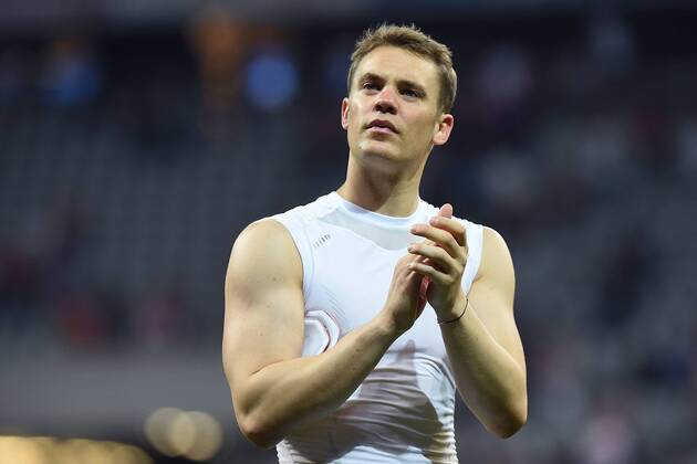 Fußball Champions League Halbfinale Bayern München - FC Barcelona Barca am 12.05.2015 in der Allianz Arena in München Manuel Neuer ( München )