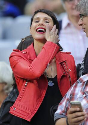 Cristina ( Cris ) SERRA, Ehefrau von Pep Guardiola, FC BAYERN MUENCHEN - FC Barcelona Barca 3-2 , Fussball UEFA Champions League, Halbfinale Rueckspiel, Muenchen, 12.05.2015 CL Saison 2014 2015, FCB, Muenchen