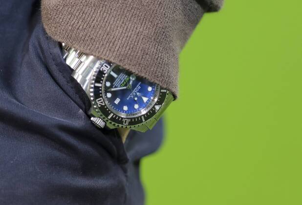 Symbolbild, Illustration, teure Uhr Rolex Matthias SAMMER, FCB Sportdirektor , Maenneruhr, Schmuck FC BAYERN MUENCHEN - FC Barcelona Barca ( 3-2 ) Fussball UEFA Champions League, Halbfinale Rueckspiel, Muenchen, 12.05.2015 CL Saison 2014 2015, FCB, Muenchen