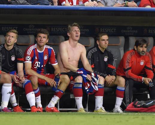 12.05.2015, Fussball Championsleague 2014 2015, Halbfinale Rückspiel, FC Bayern München - FC Barcelona Barca in der Allianz-Arena München. Weltmeister ausgewechselt, v.li: Thomas Müller (München), Bastian Schweinsteiger (München), Philipp Lahm (München). 