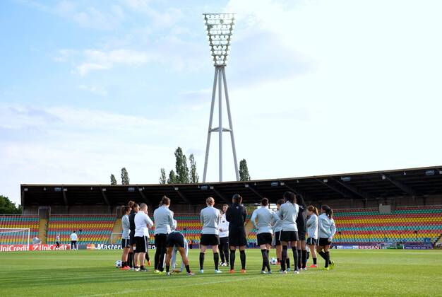 Entrainement au Friedrich Ludwig Jahn Sportpark FOOTBALL : Entrainement et conference de presse - PSG Feminines - Finale Ligue des champions - 13 05 2015 AnthonyBIBARD FEP Panoramic 