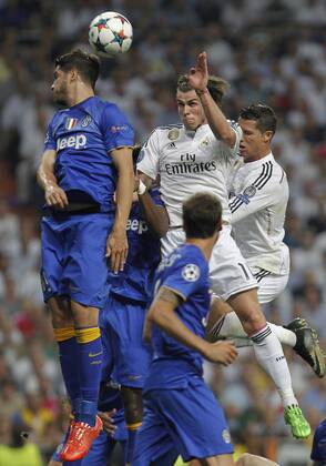 Partido de futbol entre el Real Madrid y la Juventus de Turin de vuelta de semifinales de la Champions League 2014 2015, celebrado en el estadio Santiago Bernabeu, en Madrid 13 05 2015. Soccer match between Real Madrid and Juventus, second round of semi finals of the 2014 2015 Champions League, held at the Santiago Bernabeu stadium, in Madrid 05 13 2015. Gareth Bale 