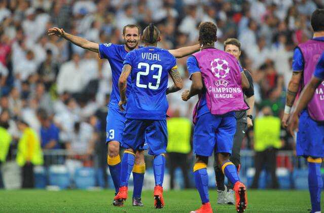 13.05.2015, Fussball UEFA Champions League 1 2 Finale, Real Madrid - Juventus Turin, v.l. Giorgio Chiellini (Juventus) - Arturo Vidal (Juventus) - Celebration