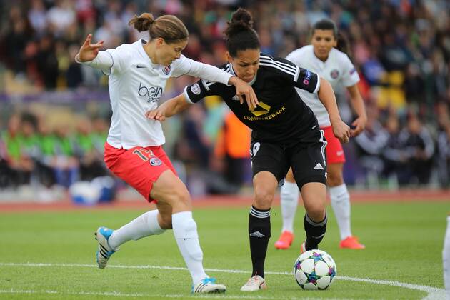 14.05.2015, xjfx, Fussball UEFA Champions League Womans, 1.FFC Frankfurt - FC Paris St. Germain , v.l., Annike Krahn (Paris Saint-Germain),Celia Sasic (1.FFC Frankfurt),Zweikampf, Action, Aktion, Battles for the Ball