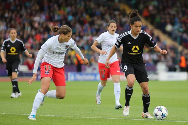 14.05.2015, xjfx, Fussball UEFA Champions League Womans, 1.FFC Frankfurt - FC Paris St. Germain , v.l., Annike Krahn (Paris Saint-Germain),Celia Sasic (1.FFC Frankfurt),Zweikampf, Action, Aktion, Battles for the Ball