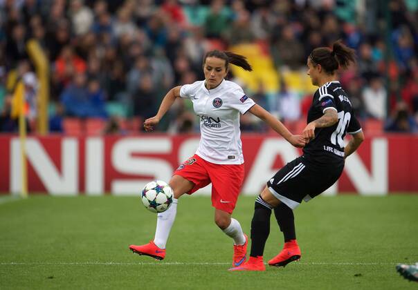 Fussball Berlin 14.05.2015 Saison 2014 2015 Champions League Finale der Frauen 1. FFC Frankfurt - Paris Saint-Germain Fatmire Alushi (Paris, No.19) Dzsenifer Marozsan (1.FFC Frankfurt, No.10)