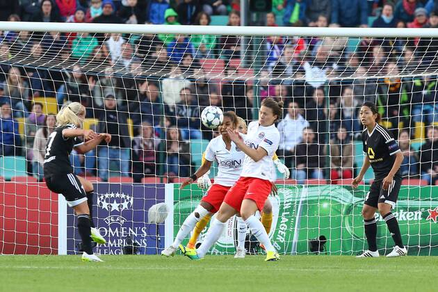Mandy Islacker ( 17, 1. FFC Frankfurt) erzielt das 2:1 für den 1.FFC Frankfurt, 1. FFC Frankfurt vs. Paris Saint-Germain, Fußball, Finale Champions League Women, 14.05.2015, EP_MHT