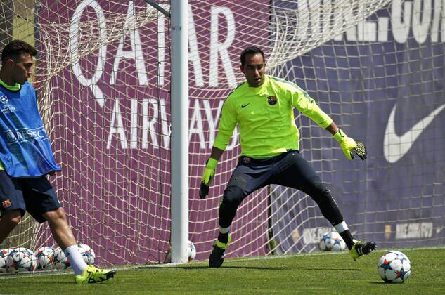 BARCELONA -june 02- SPAIN: Claudio Bravo in the training before the Champions League final between Juventus. 
