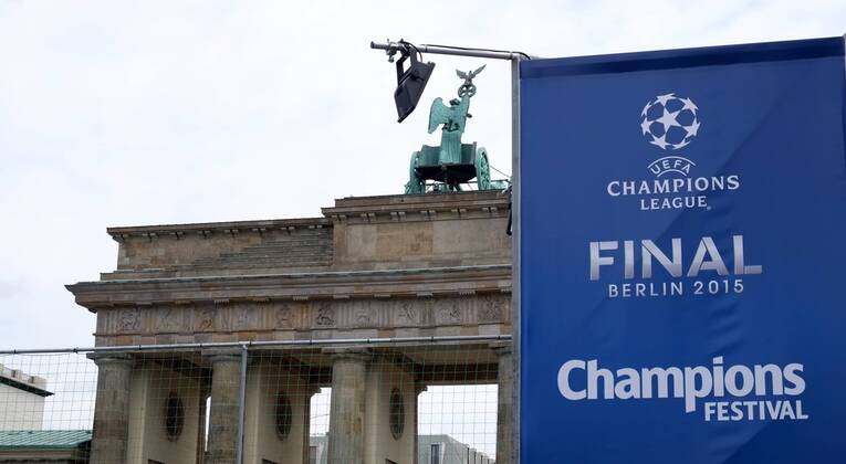 UEFA Championsleaguefinale 2015 Juventus Turin - FC Barcelona Barca Aufbau Champions Festival rund um das Brandenburger Tor Pariser Platz Berlin 02.06.2015 Fußball Fussball Herren Saison 2014 2015