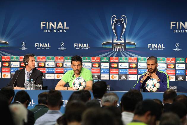 SOCCER - CL, Barcelona vs Turin, preview BERLIN,GERMANY,05.JUN.15 - SOCCER - UEFA Champions League Final, FC Barcelona Barca vs Juventus Turin, preview, press conference PK Pressekonferenz Juventus Turin. Image shows Gianluigi Buffon and Leonardo Bonucci (Turin). GEPAxpictures xMathiasxMandl