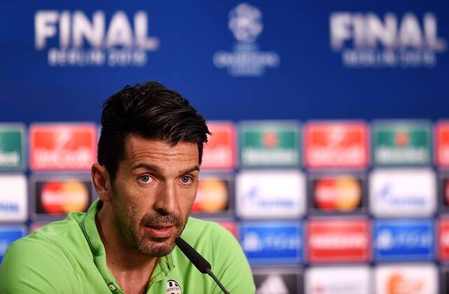 05.06.2015, xfux, Fussball Champions League, Juventus Turin - FC Barcelona Barca Mediaday, v.l. Gianluigi Buffon (Juventus Turin) PK Pressekonferenz Presse Press press conferencene news conference
