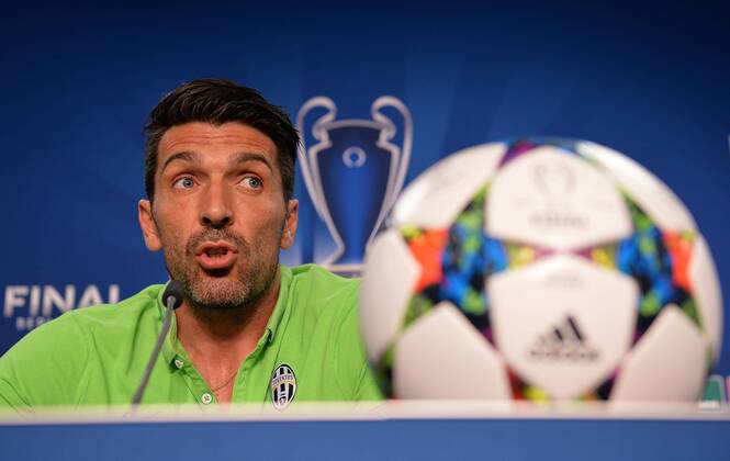 05.06.2015, xfux, Fussball Champions League, Juventus Turin - FC Barcelona Barca Mediaday, v.l. Gianluigi Buffon (Juventus Turin) PK Pressekonferenz Presse Press press conferencene news conference