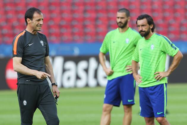 SOCCER - CL, Barcelona vs Turin, preview BERLIN,GERMANY,05.JUN.15 - SOCCER - UEFA Champions League Final, FC Barcelona Barca vs Juventus Turin, preview, final training Juventus Turin. Image shows head coach Massimiliano Alegri and Andrea Pirlo (Turin). GEPAxpictures xMathiasxMandl