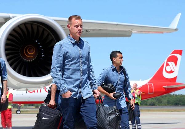 05.06.2015, xfux, Fussball Champions League, Juventus Turin - FC Barcelona Barca Mediaday, v.l. Marc Andre ter Stegen (FC Barcelona) arrives at the Tegel Airport
