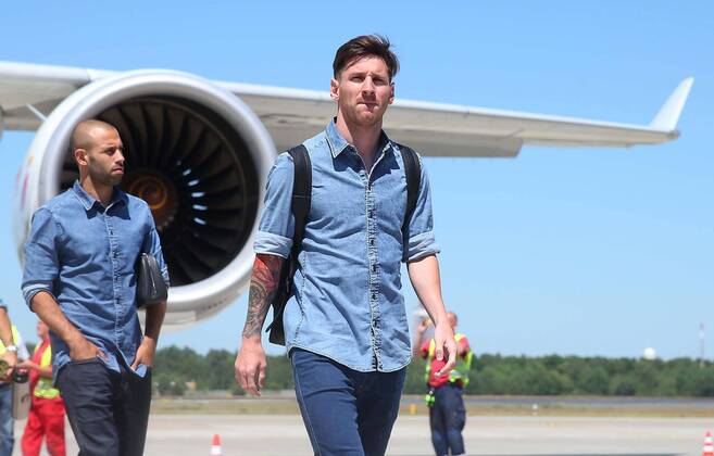05.06.2015, xfux, Fussball Champions League, Juventus Turin - FC Barcelona Barca Mediaday, v.l. Lionel Messi (FC Barcelona) arrives at the Tegel Airport