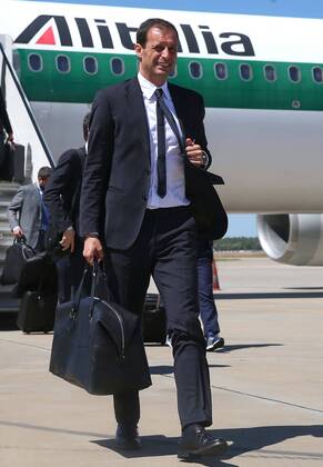 05.06.2015, xfux, Fussball Champions League, Juventus Turin - FC Barcelona Barca Mediaday, v.l. Massimiliano Allegri (Trainer Head Coach Juventus Turin) arrives at the Tegel Airport