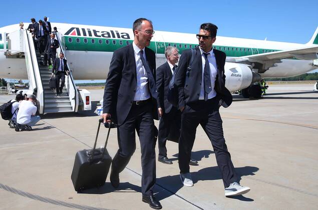05.06.2015, xfux, Fussball Champions League, Juventus Turin - FC Barcelona Barca Mediaday, v.l. Gianluigi Buffon (Juventus Turin) arrives at the Tegel Airport