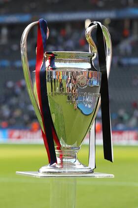 SOCCER - CL, Barcelona vs Juventus BERLIN,GERMANY,06.JUN.15 - SOCCER - UEFA Champions League Final, FC Barcelona Barca vs Juventus Turin. Image shows the trophy. GEPAxpictures xMathiasxMandl