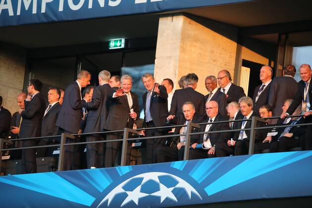 Bundespraesident Joachim Gauck, links und DFB Praesident Wolfgang Niersbach waehrend des Champions League Finales zwischen Juventus Turin und dem FC Barcelona Barca am 06.06.2015 im Berliner Olympia Stadion ( Copyright: Schuelerx xEibnerx-xPressefoto